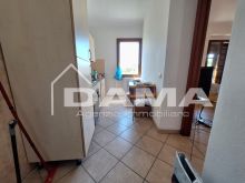 Ampia soluzione semi indipendente ristrutturata con terrazzo e garage di 50mq 06