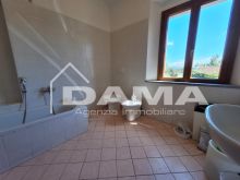 Ampia soluzione semi indipendente ristrutturata con terrazzo e garage di 50mq 08