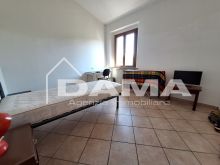 Ampia soluzione semi indipendente ristrutturata con terrazzo e garage di 50mq 12