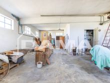 Il fascino della campagna a due passi dalla città ampia casa colonica con parco privato 04