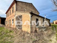 Affascinante Casale Romagnolo da Ristrutturare nelle Campagne di Forli11