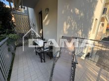 Appartamento luminoso in contesto curato, con garage e cantinaBALCONE1