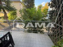 Appartamento luminoso in contesto curato, con garage e cantinaBALCONE2