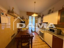 Appartamento luminoso in contesto curato, con garage e cantina_CUCINA1