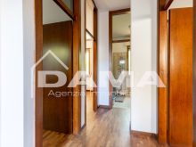 APPARTAMENTO CON TRE CAMERE, GARAGE E AMPIA CANTINA04