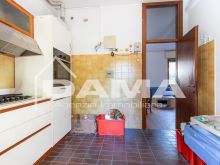 APPARTAMENTO CON TRE CAMERE, GARAGE E AMPIA CANTINA09