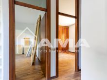 APPARTAMENTO CON TRE CAMERE, GARAGE E AMPIA CANTINA14