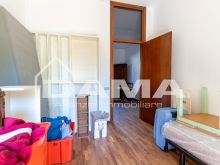 APPARTAMENTO CON TRE CAMERE, GARAGE E AMPIA CANTINA13