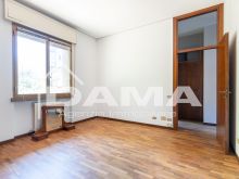 APPARTAMENTO CON TRE CAMERE, GARAGE E AMPIA CANTINA20