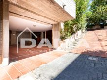 APPARTAMENTO CON TRE CAMERE, GARAGE E AMPIA CANTINA23