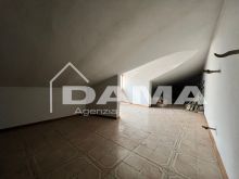 Casa Indipendente con Due Appartamenti in zona Ricercata e Servita 0137