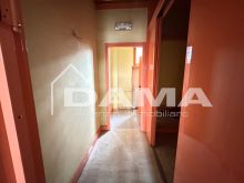 Opportunità commerciale su viale Due Giugno ideale come negozio studio o ambulatorio 05