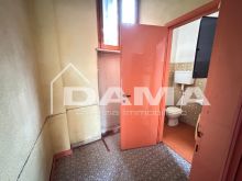 Opportunità commerciale su viale Due Giugno ideale come negozio studio o ambulatorio 07