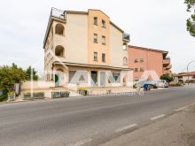 Romiti Raffinato Appartamento di Recente Costruzione con Ampio Terrazzo Loggiato 01