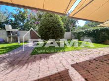 Adiacente Parco Urbano, Esclusivo Appartamento con Giardino Privato e Taverna 40