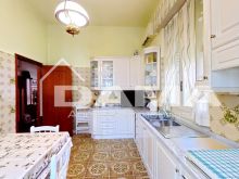 Ampio Appartamento in Villa con Giardino Privato e Taverna04