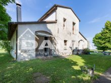 VILLAFRANCA_Casale di Campagna Ristrutturato con Parco Privato, Fienile e Piscina05