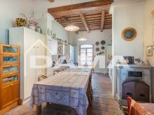 VILLAFRANCA_Casale di Campagna Ristrutturato con Parco Privato, Fienile e Piscina10