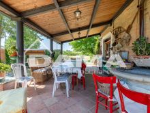 VILLAFRANCA_Casale di Campagna Ristrutturato con Parco Privato, Fienile e Piscina05