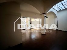 Negozio su due livelli in palazzo signorile – Ideale anche come ufficio o ambulatorio 06