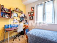 PISCINA_Ampio Appartamento Ristrutturato e Ben Tenuto in Zona Ricercata con Garage e Cantina 07