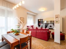 PISCINA_Ampio Appartamento Ristrutturato e Ben Tenuto in Zona Ricercata con Garage e Cantina 21