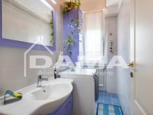 PISCINA_Ampio Appartamento Ristrutturato e Ben Tenuto in Zona Ricercata con Garage e Cantina 32