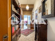 PISCINA_Ampio Appartamento Ristrutturato e Ben Tenuto in Zona Ricercata con Garage e Cantina 42