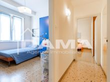 PISCINA_Ampio Appartamento Ristrutturato e Ben Tenuto in Zona Ricercata con Garage e Cantina 45