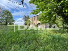 Prestigioso Rustico a Vecchiazzano con Parco Secolare e Potenziale Plurifamiliare 44