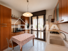 Trilocale su Due Livelli con Garage e Posto Auto 0108
