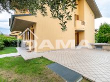 FORLIMPOPOLI – ELEGANTE VILLETTA ANGOLARE IN CLASSE A CON GIARDINO, MANSARDA E GARAGE DOPPIO59