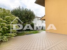 FORLIMPOPOLI – ELEGANTE VILLETTA ANGOLARE IN CLASSE A CON GIARDINO, MANSARDA E GARAGE DOPPIO02
