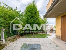 FORLIMPOPOLI – ELEGANTE VILLETTA ANGOLARE IN CLASSE A CON GIARDINO, MANSARDA E GARAGE DOPPIO05