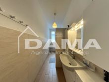 Ampio trilocale ristrutturato in palazzo storico_bagno