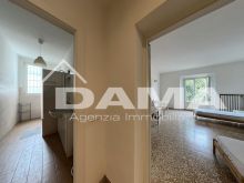 Ampio trilocale ristrutturato in palazzo storico_letto1