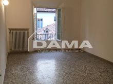 Ampio trilocale ristrutturato in palazzo storico_letto3