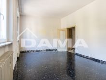 Forlì zona medaglie d'oro ampio quadrilocale con garage e soffitta02