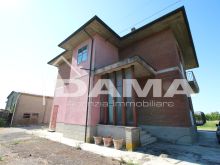 Villafranca _ splendida casa immersa nel verde della campagna 40