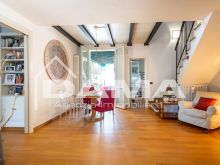 Signorile Appartamento su Due Livelli in Centro Storico Fuori ZTL con Quattro Camere, Due Garage e Cantina06