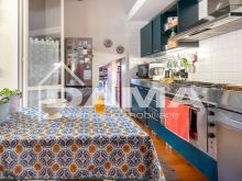Signorile Appartamento su Due Livelli in Centro Storico Fuori ZTL con Quattro Camere, Due Garage e Cantina14
