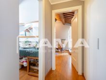 Signorile Appartamento su Due Livelli in Centro Storico Fuori ZTL con Quattro Camere, Due Garage e Cantina38