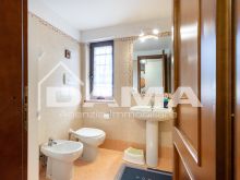 Sant'Andrea – Elegante villetta di testa con corte esclusiva, 4 camere e fotovoltaico05