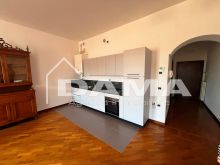 Elegante Trilocale in Palazzo Storico a due passi da Piazza Saffi 04