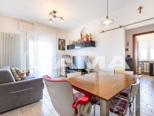Luminoso Ultimo Piano Ristrutturato con Ampio Terrazzo Zona Ronco 19