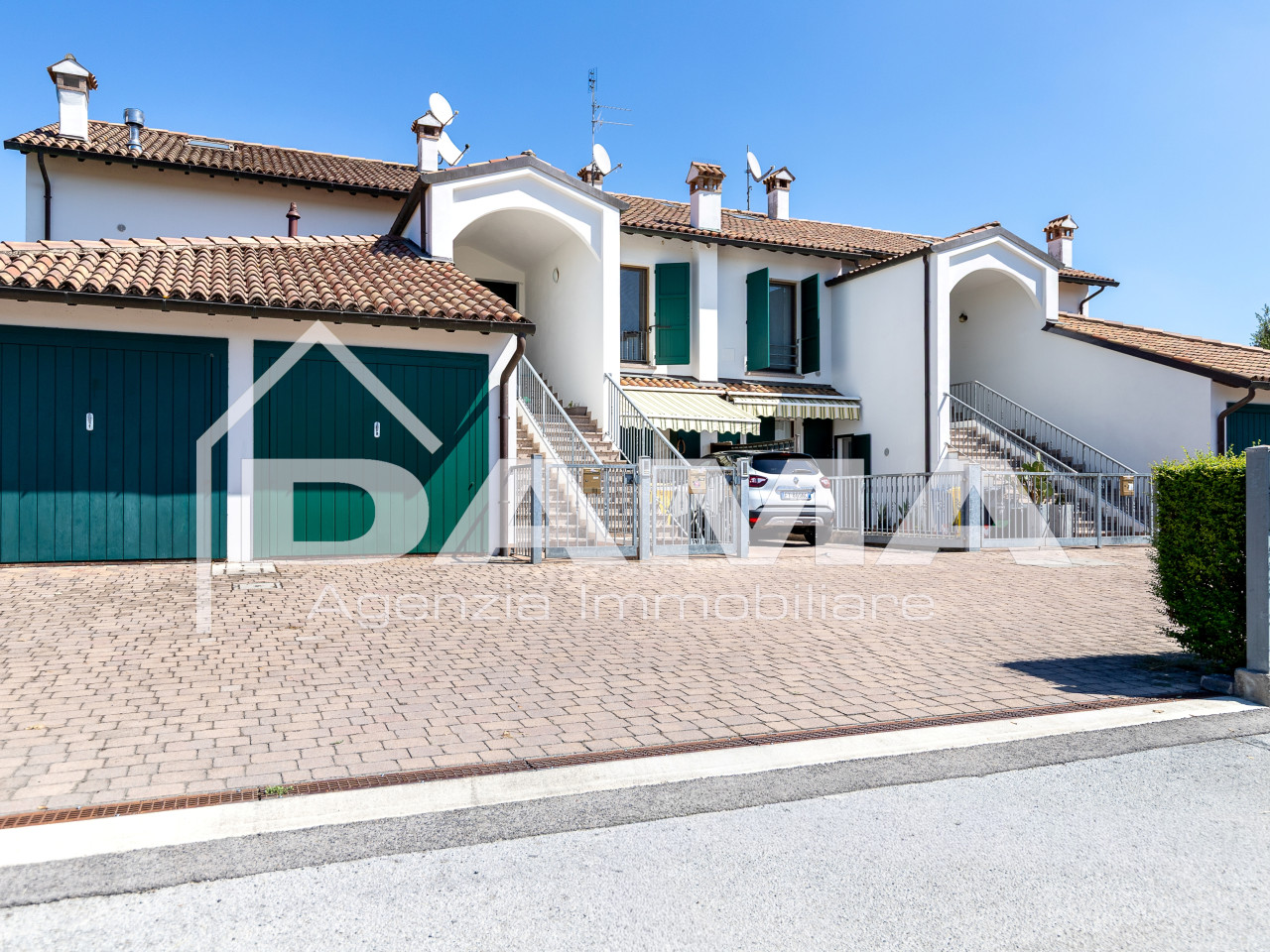 Villanova – Appartamento su 2 livelli con garage_esterno2