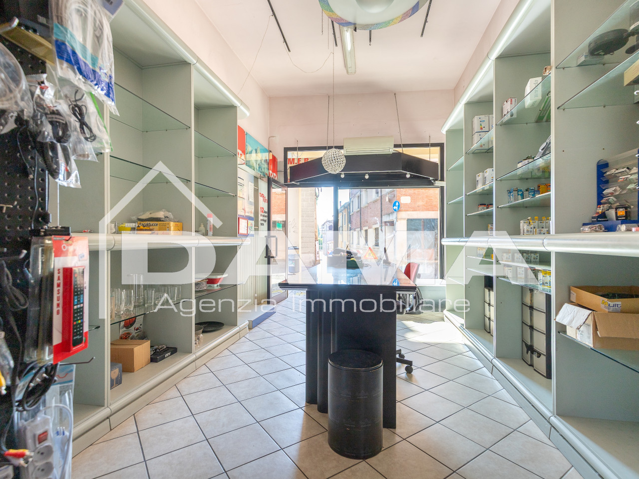 OCCASIONE COMMERCIALE NEL CUORE DI MELDOLA 03