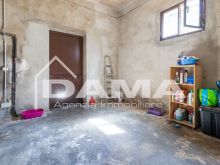 Casa Indipendente con Ampio Parco e Capannone a Villanova 30