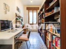 Casa Indipendente con Ampio Parco e Capannone a Villanova 43
