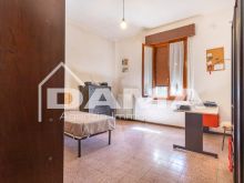 Casa Indipendente con Ampio Parco e Capannone a Villanova 46